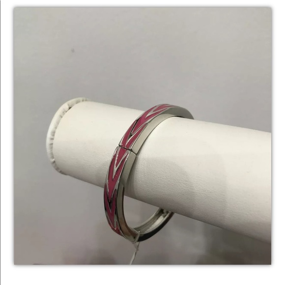 Lia Sophia Fuchsia Silver Tone Chevron Bangle Stretch Women’s bracelet - Picture 2 of 9